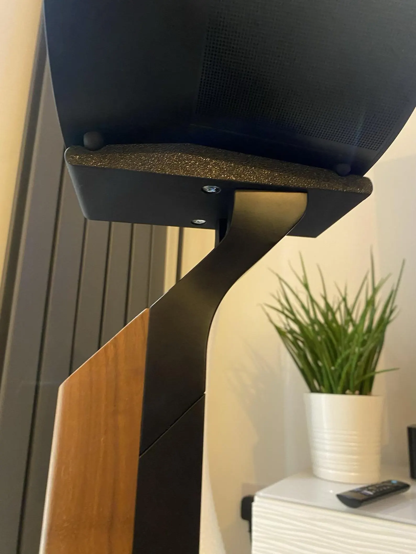 Pair of Sonos Era 300 Adapter for Flexson P5-PFS Speaker Stands